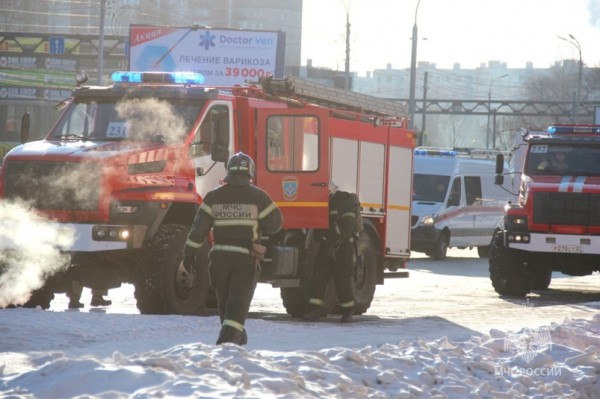 Пожар произошел в здании на ул. Комсомольской в Хабаровске Пожар произошел в здании на ул. Комсомольской в Хабаровске