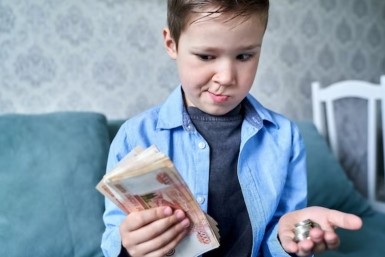 Раньше выплат хватало только на проезд в автобусе - воспитанница детдома в Хабаровске