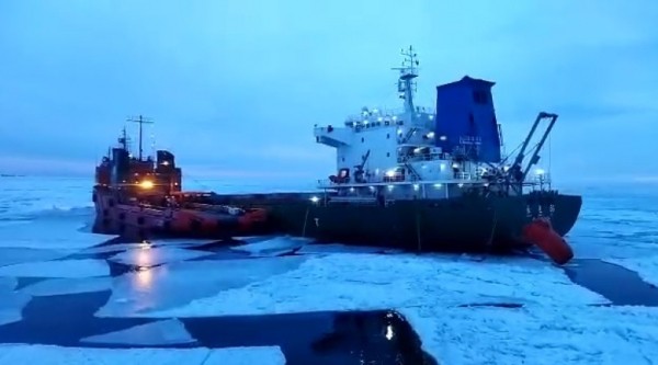 Китайское судно тонет в 42 милях  от порта Ванино