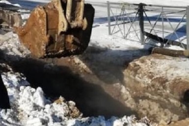 Итоги дня: охотник в шоке, порыв труб, кража надувной куклы и криминальный автосервис