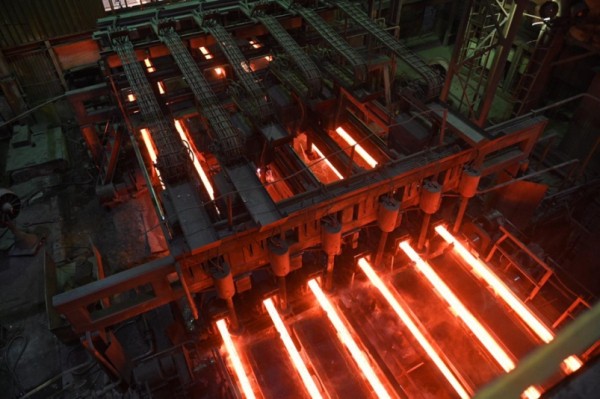 Почти 400 тысяч тонн проката выпустил металлургический завод "Амурсталь" в юбилейный год