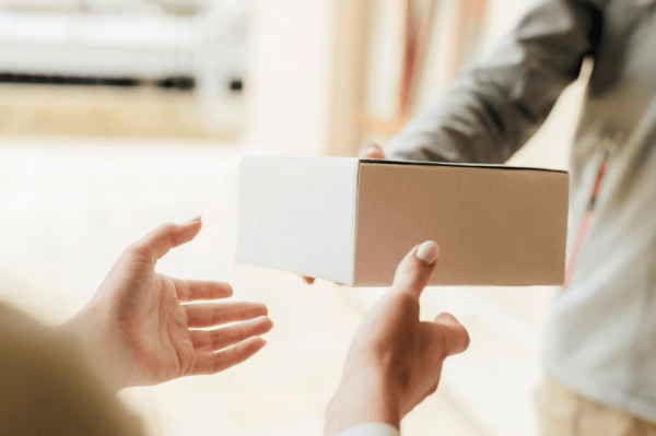 Запрещенные препараты для наращивания мышечной массы пытался ввезти хабаровчанин