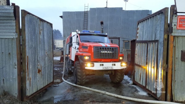 Склад хранения спортивной наградной продукции сгорел в Хабаровске