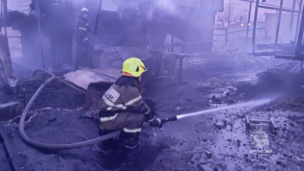 Склад хранения спортивной наградной продукции сгорел в Хабаровске