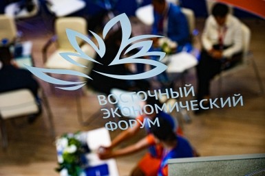 Итоги дня: цветы и санкции, дамы в хабаровской политике и "километры красоты"