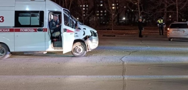 ДТП с участием автомобиля "скорой помощи" произошло в Хабаровске