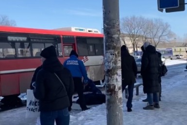 Итоги дня: съемки фильма "Золото Умальты", рекорд болельщиков, прямые рейсы в Монголию