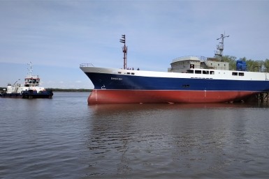 Хабаровский судозавод готовится передать заказчику краболов проекта 03141 "Омолон"