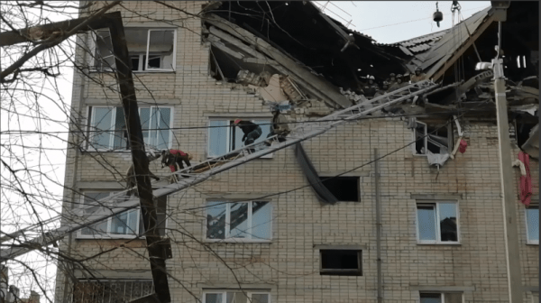 Взрыв бытового газа в доме Читы. Что известно на данный момент