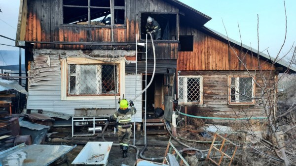 Склад хранения спортивной наградной продукции сгорел в Хабаровске