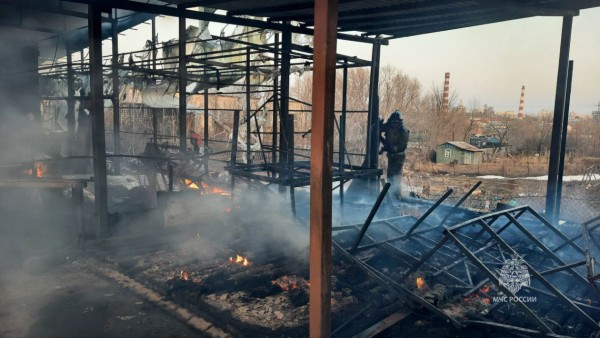 Склад хранения спортивной наградной продукции сгорел в Хабаровске