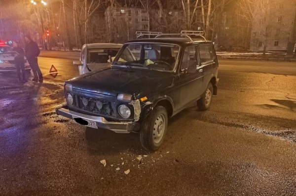 Водители не поделили дорогу на повороте в Хабаровске