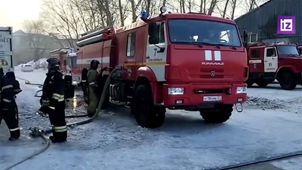 Спасатели ликвидировали открытое горение на складе в Комсомольске-на-Амуре
