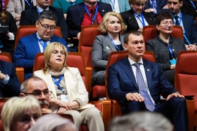 Итоги дня: Элла Памфилова в Хабаровске, тигры-сиамские близнецы, дороги перекроют