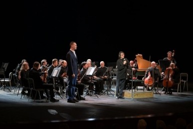 Итоги дня: асфальт растаял, идёт циклон, антибиотик в твороге, добрая традиция и Пред-Амур