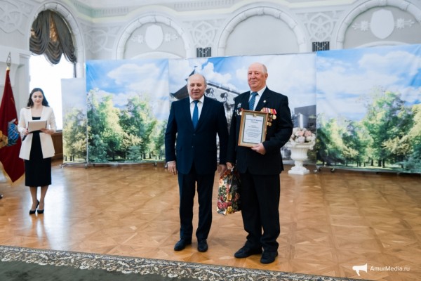 Мэр Хабаровска поздравил ветеранов локальных боев с наступающим Днем Победы