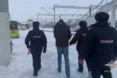 Итоги дня: летний маршрут, суперселфи, птицефабрика заработала, аферисты под стражей