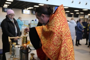 Итоги дня: летний маршрут, суперселфи, птицефабрика заработала, аферисты под стражей