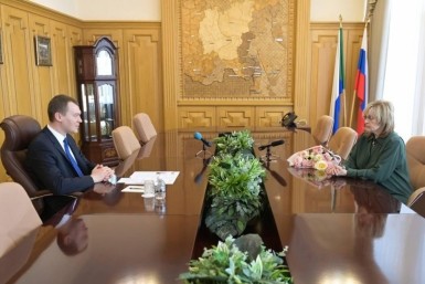 Итоги дня: Элла Памфилова в Хабаровске, тигры-сиамские близнецы, дороги перекроют