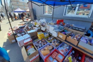 Итоги дня: асфальт растаял, идёт циклон, антибиотик в твороге, добрая традиция и Пред-Амур