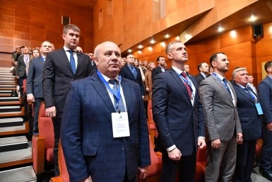 Итоги дня: Элла Памфилова в Хабаровске, тигры-сиамские близнецы, дороги перекроют