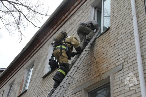 Один человек пострадал при пожаре в квартире многоэтажного дома в Комсомольске-на-Амуре