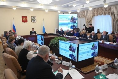 Итоги дня: лучшие фото Хабаровска, дети в ДТП, сертификат для бабушки и авто с костями