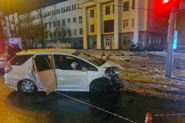 Водитель Subaru устроил смертельное ДТП возле пединститута в Хабаровске