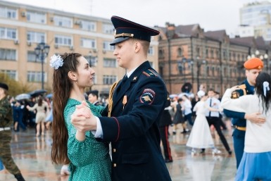 Итоги дня: Парад Победы, очередной рекорд и смертельный пожар в Хабаровске