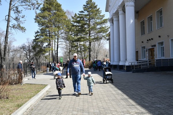 Сергей Кравчук принял участие в акции "Подари ребёнку дерево"
