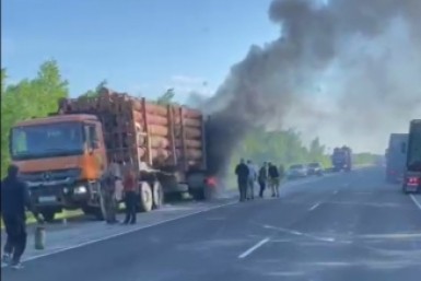 Итоги дня: юбилей Хабаровска, загорелся лесовоз, ФСБ задержала