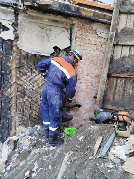 Рабочего вызволили из-под обломков строительной конструкции в Комсомольске-на-Амуре