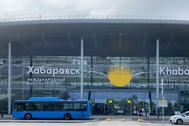 Итоги дня: поезд "Победа", облако пыли, обокрали самолёт, запрет БВС и будка с наркотиками