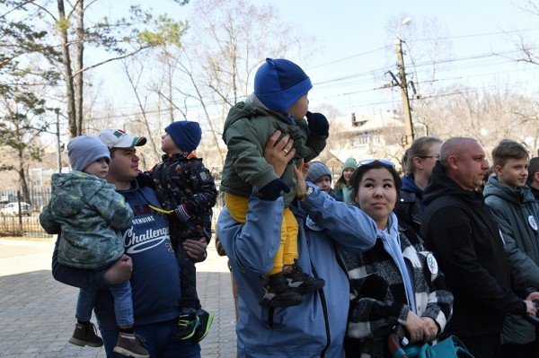 Сергей Кравчук принял участие в акции "Подари ребёнку дерево"