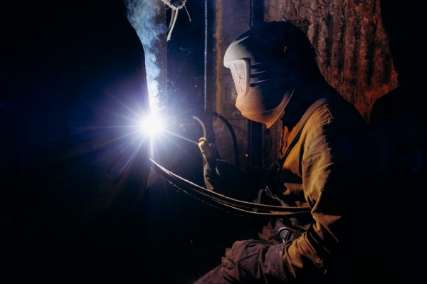 С Днём сварщика! Сотрудники "Роснефти" оригинально поздравили коллег со всей России