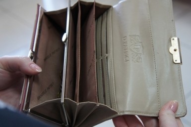 Итоги дня: задержан с икрой и осетриной, конфликт с полицией, третий бак и горит Дачный