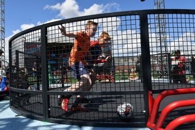 Итоги дня: фавориты праймериз, современные технологии и самый массовый экзамен