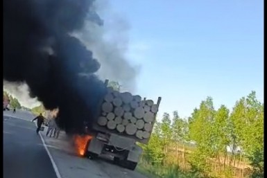 Итоги дня: юбилей Хабаровска, загорелся лесовоз, ФСБ задержала