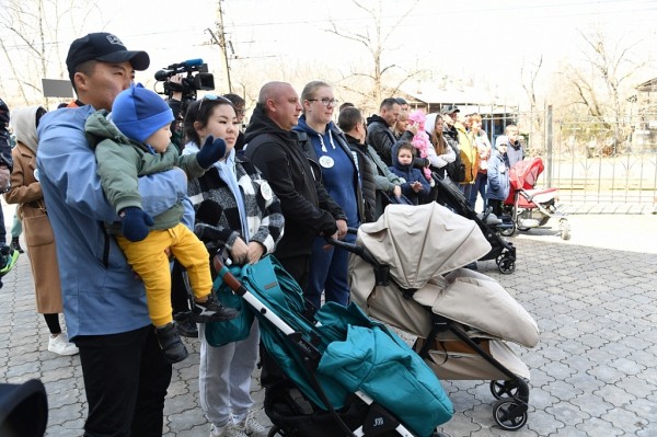 Сергей Кравчук принял участие в акции "Подари ребёнку дерево"