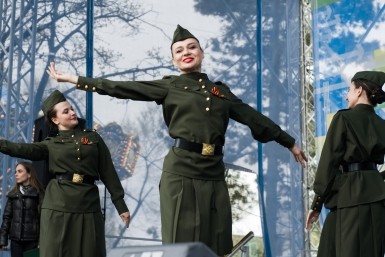 Итоги дня: Парад Победы, очередной рекорд и смертельный пожар в Хабаровске