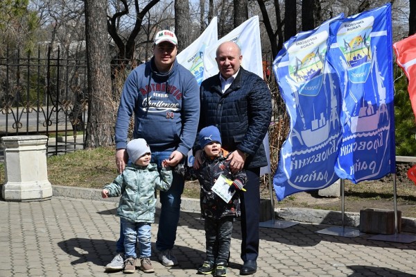 Сергей Кравчук принял участие в акции "Подари ребёнку дерево"