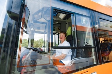 Итоги дня: рейсы из Хабаровска на Хайнань, жесткое ДТП с байкером, труп в озере Мылки