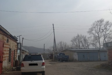 Итоги дня: поезд "Победа", облако пыли, обокрали самолёт, запрет БВС и будка с наркотиками