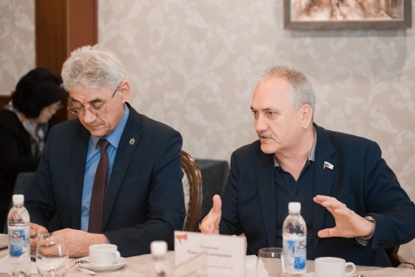 Что такое ГЧП, с чем его едят? Партнерство бизнеса и власти обсудили на площадке AmurMedia