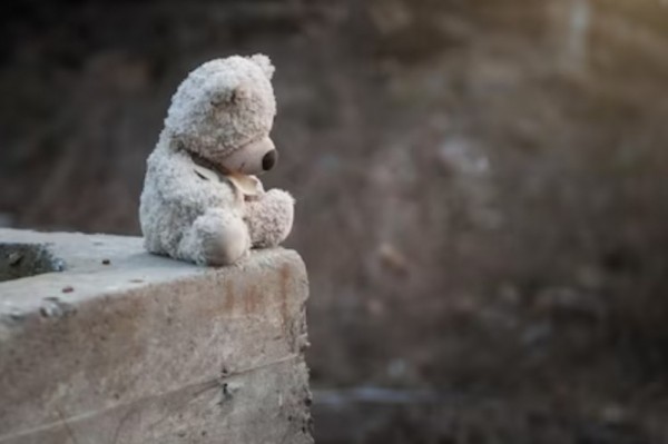 Избитая отцом 2-летняя девочка в Хабаровском крае скончалась в реанимации