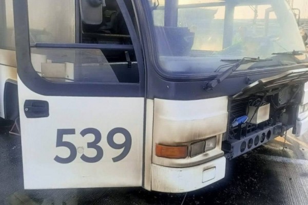 В аэропорту Хабаровска задымился автобус, перевозивший людей до самолёта