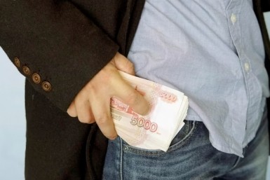 Итоги дня: бивни мамонта, Миссис Россия, избиение пациента, спор аборигенов