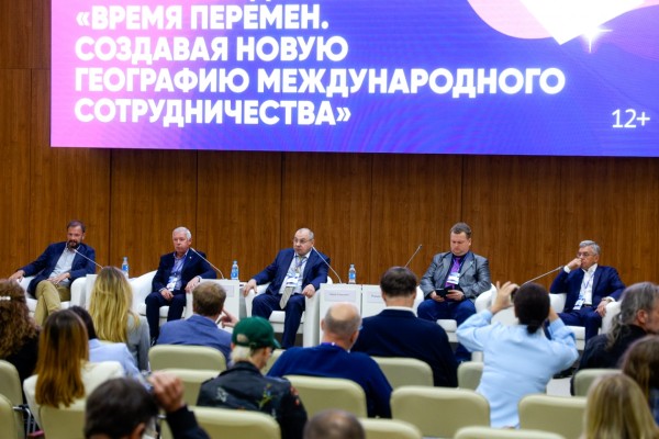 Герман Зверев: Транспортные коридоры и порты &ndash; ключ к расширению международной роли России