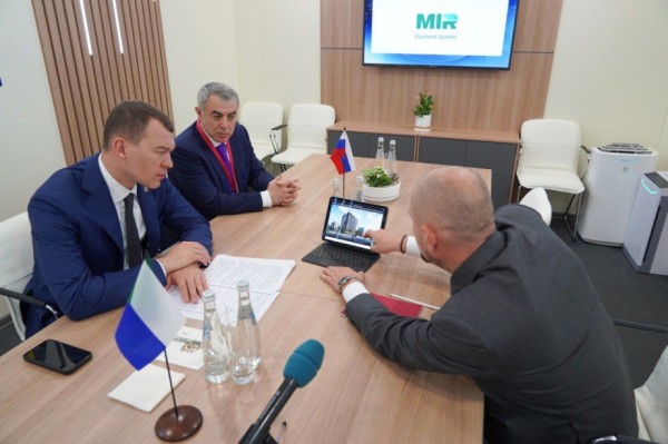 Все на восток! Михаил Дегтярев подписал соглашения о сотрудничестве с федеральными девелоперами