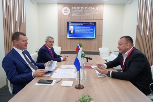 Все на восток! Михаил Дегтярев подписал соглашения о сотрудничестве с федеральными девелоперами